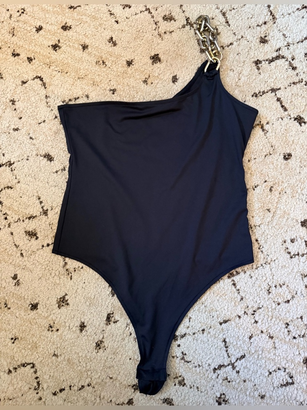 LIKE NEW NA-KD ONE SHOULDER BODYSUIT CHAIN STRAP, BLACK, MEDIUM